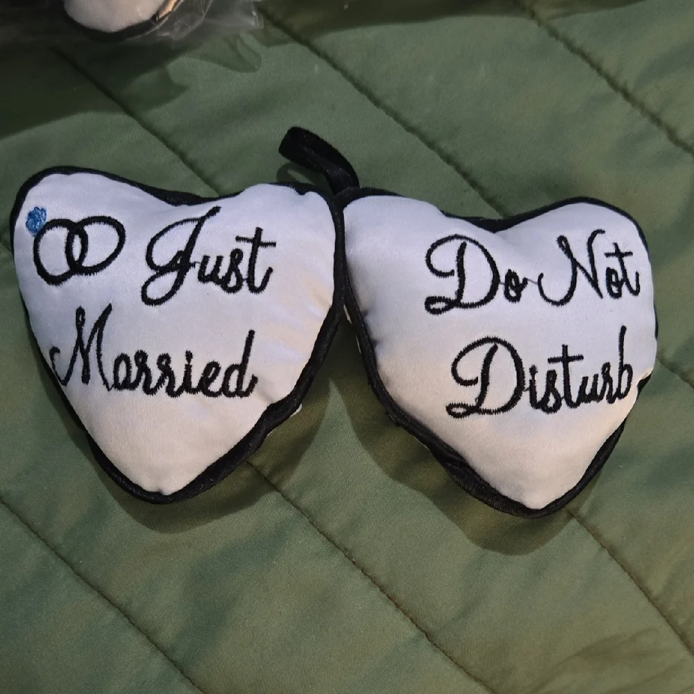 White Heart-Shaped Wedding Favors